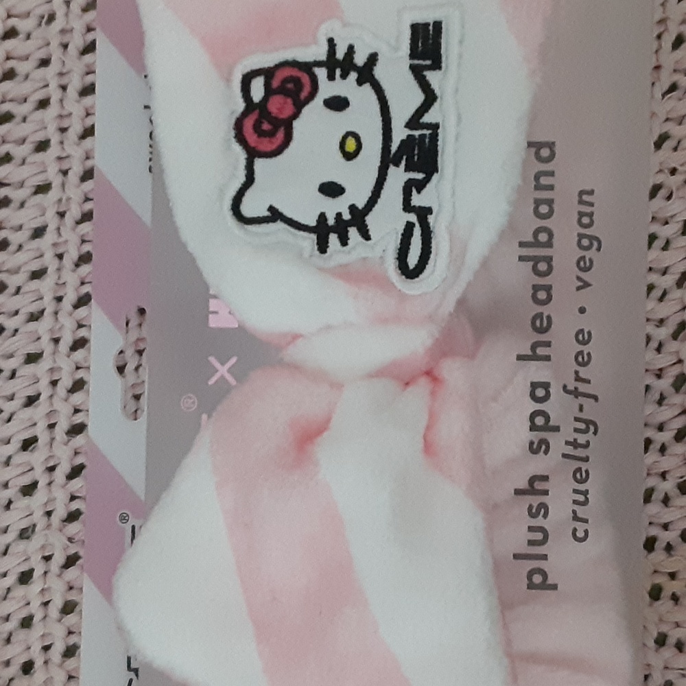 Hello Kitty Mini Beauty Bundle - Picture 2 of 7